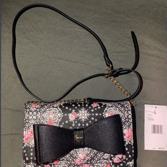 Betsey Johnson wallet on a chain - Picture 6 of 9